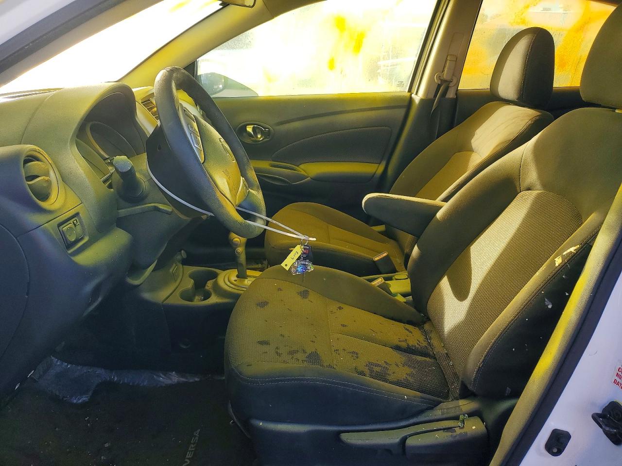 2019 NISSAN VERSA S photo 7