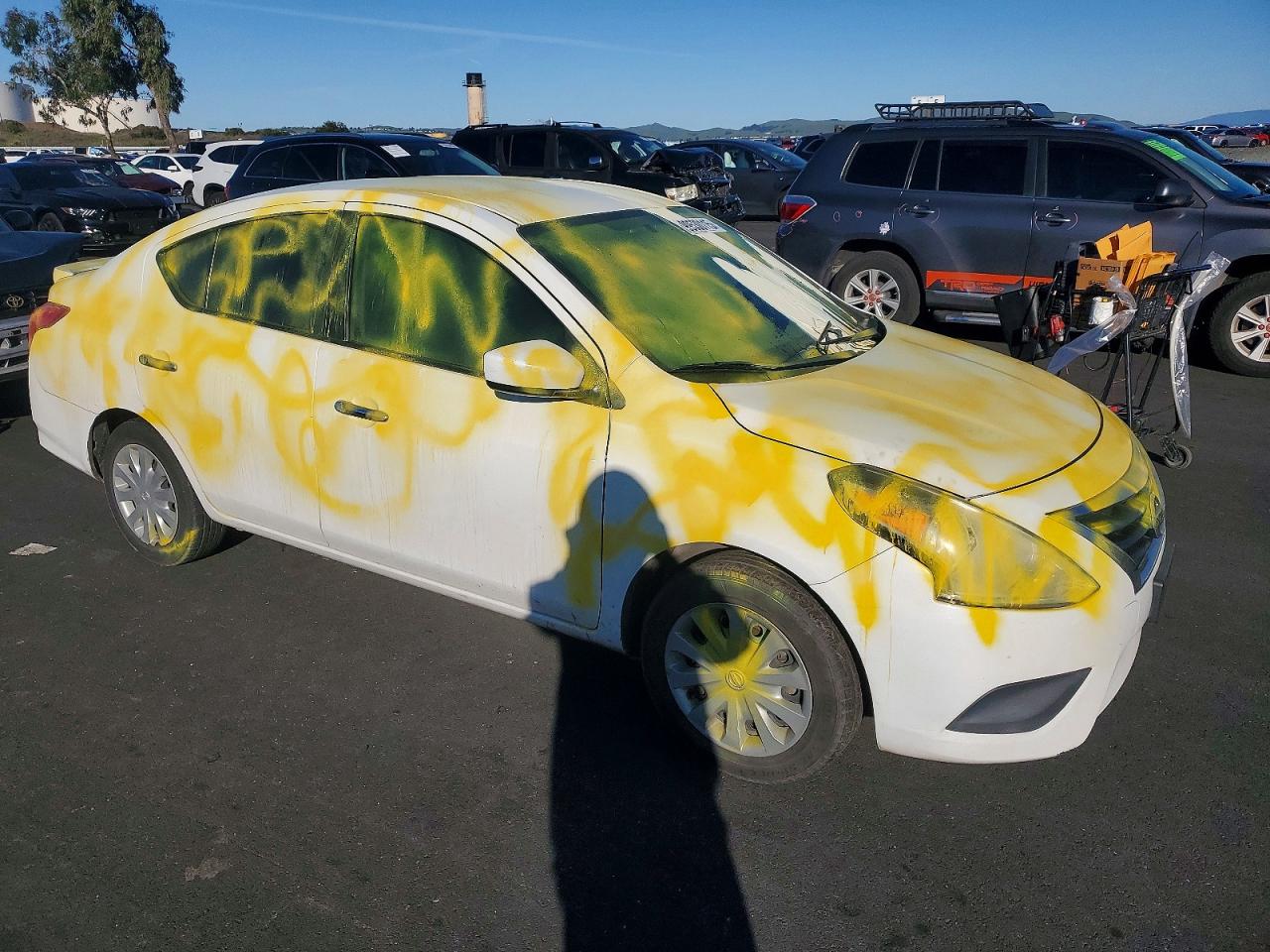 2019 NISSAN VERSA S photo 4
