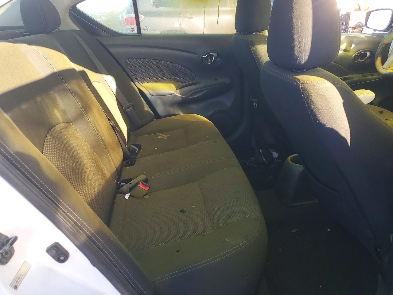 2019 NISSAN VERSA S photo 10