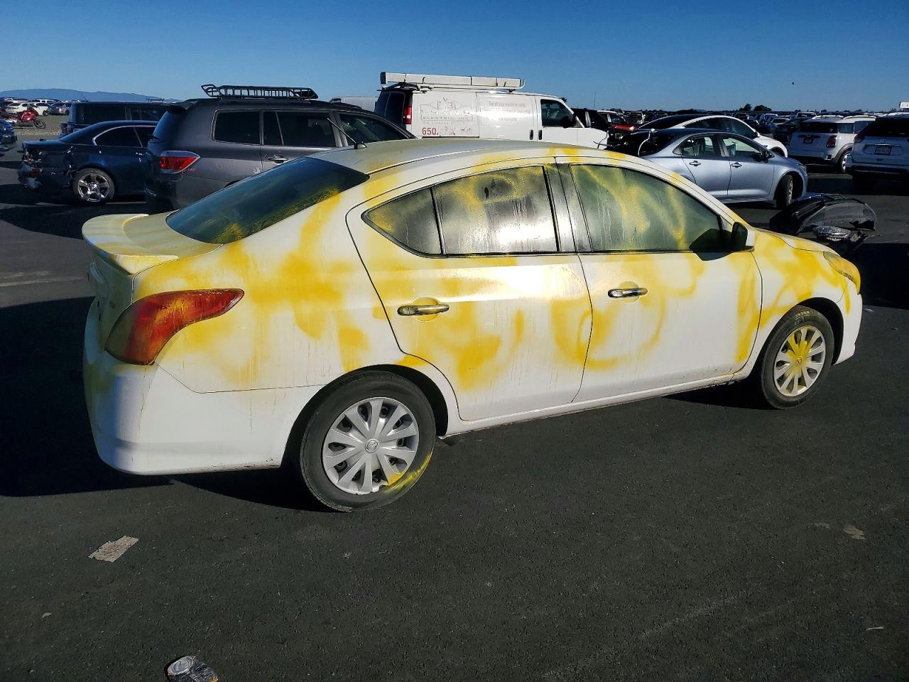 2019 NISSAN VERSA S photo 3