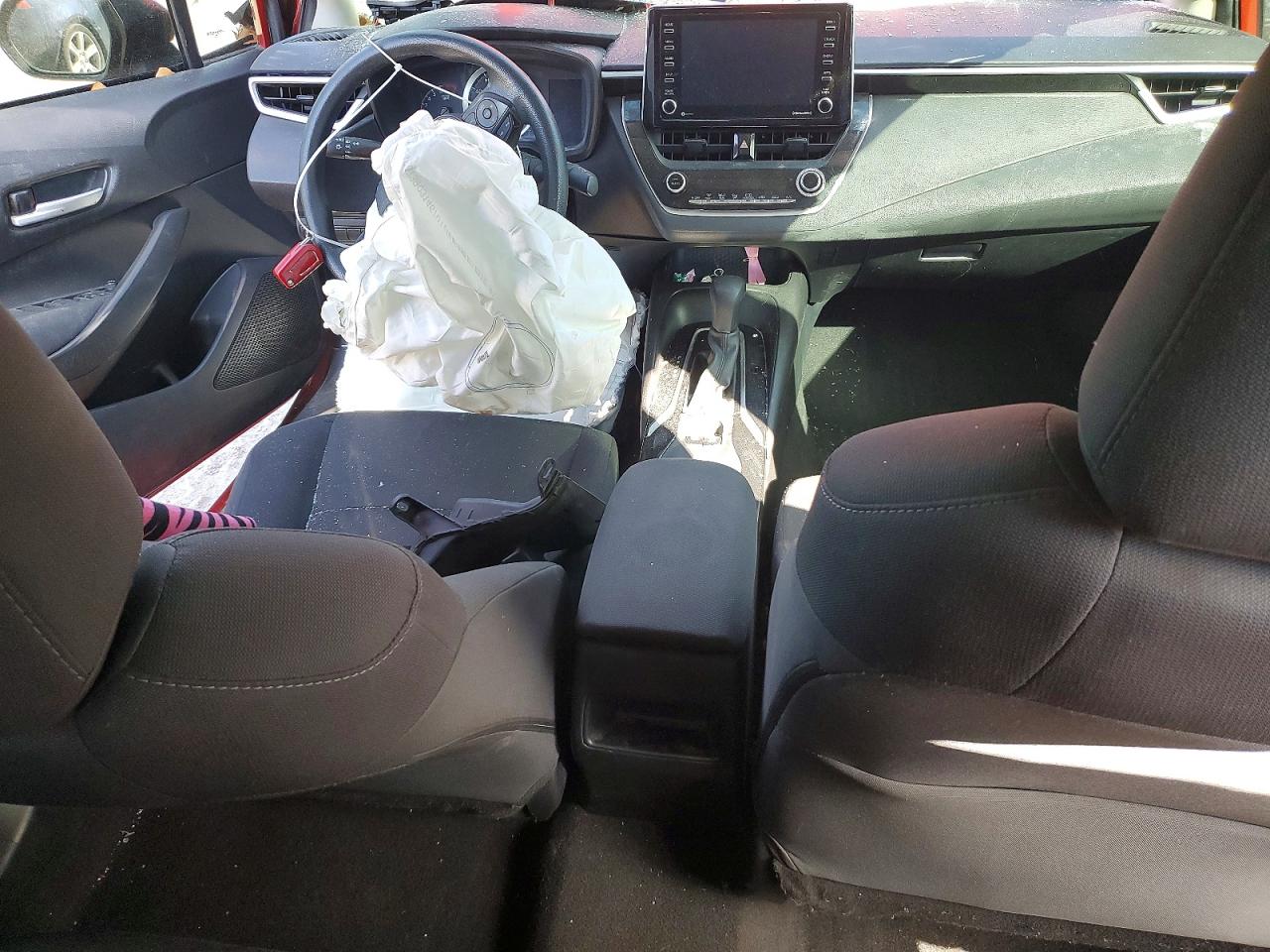 2021 TOYOTA COROLLA LE photo 8