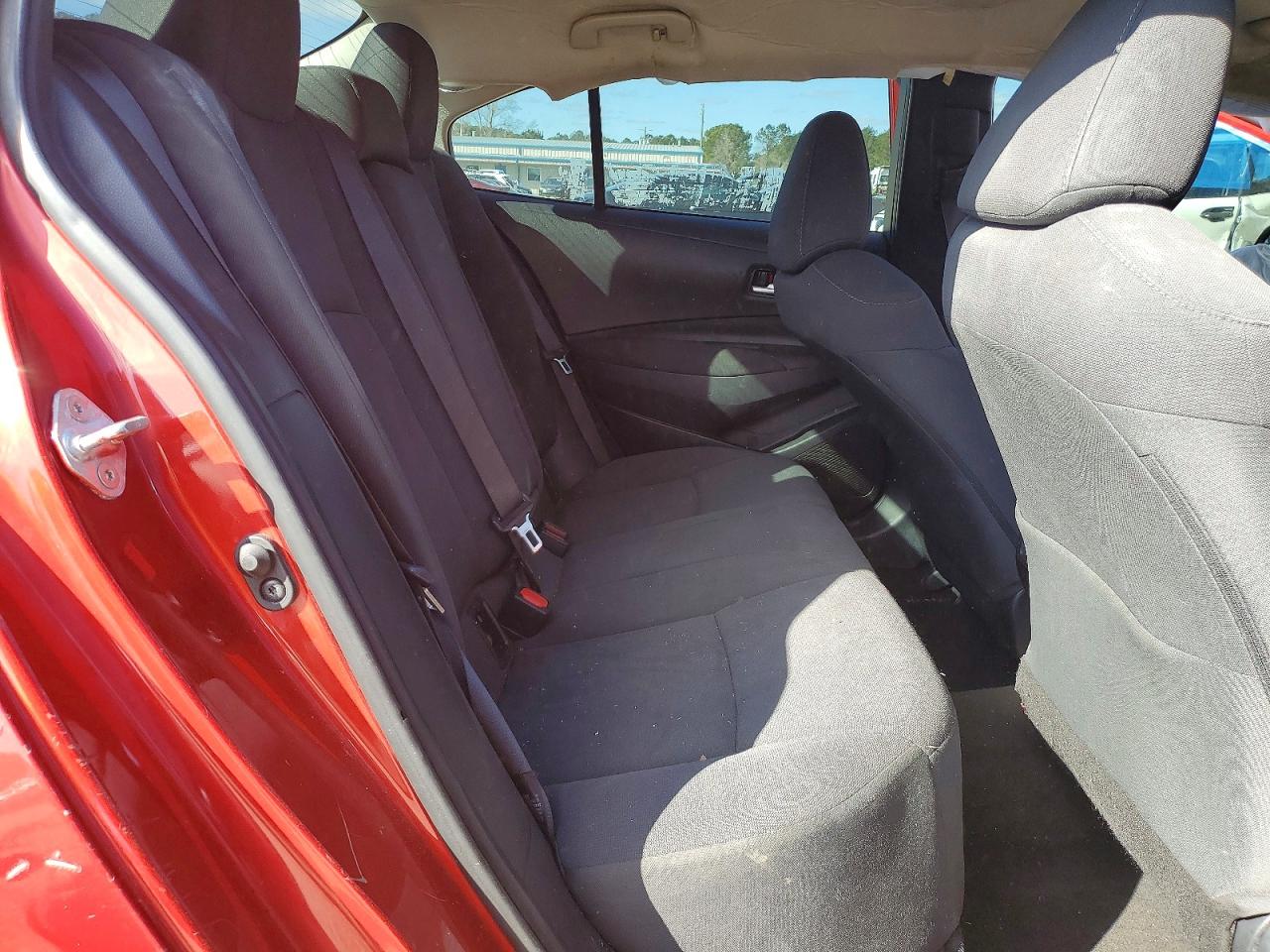 2021 TOYOTA COROLLA LE photo 10