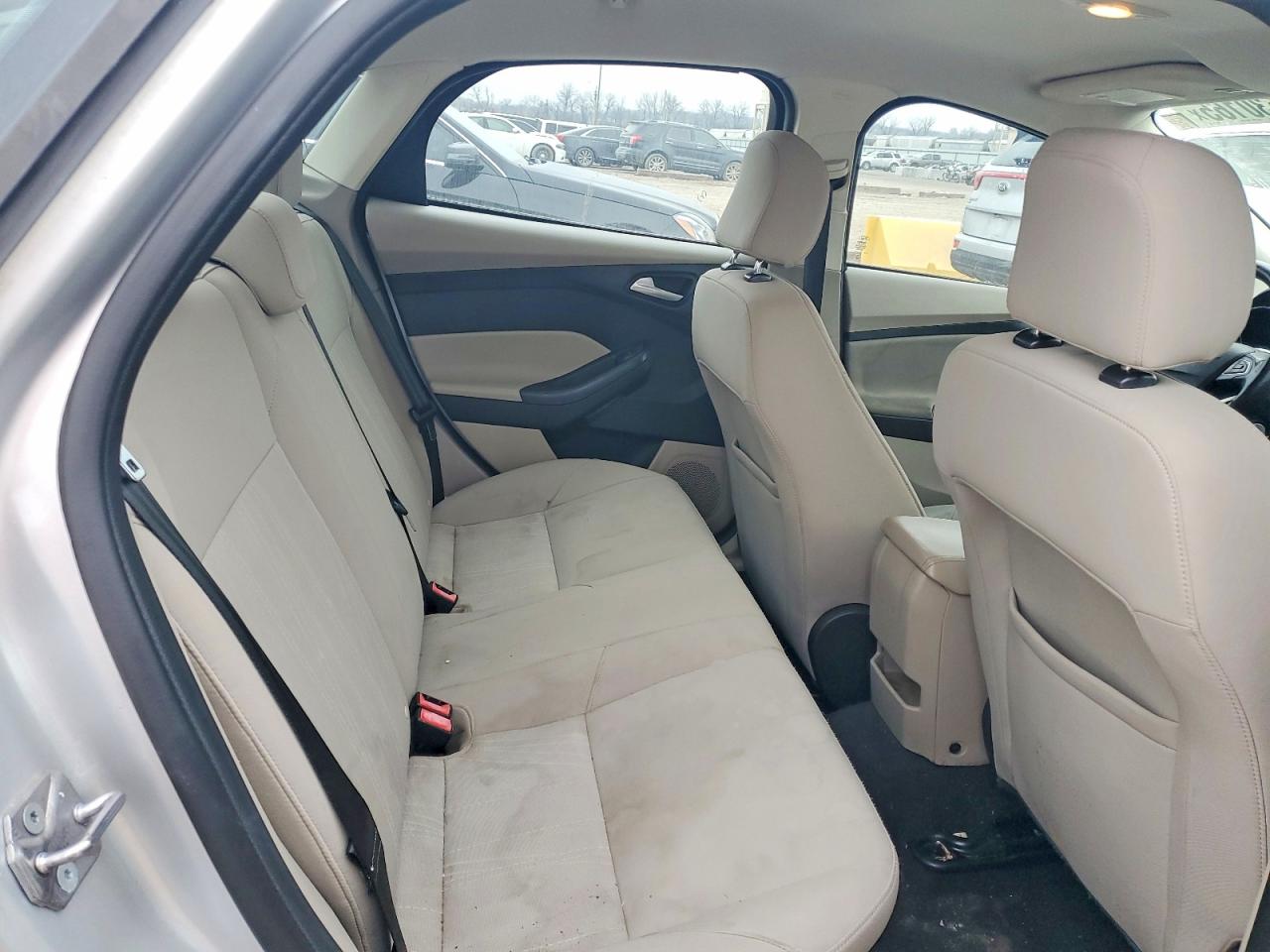 2015 FORD FOCUS SE photo 10