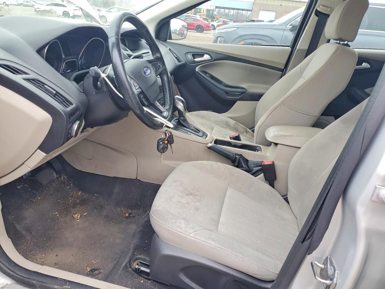 2015 FORD FOCUS SE photo 7