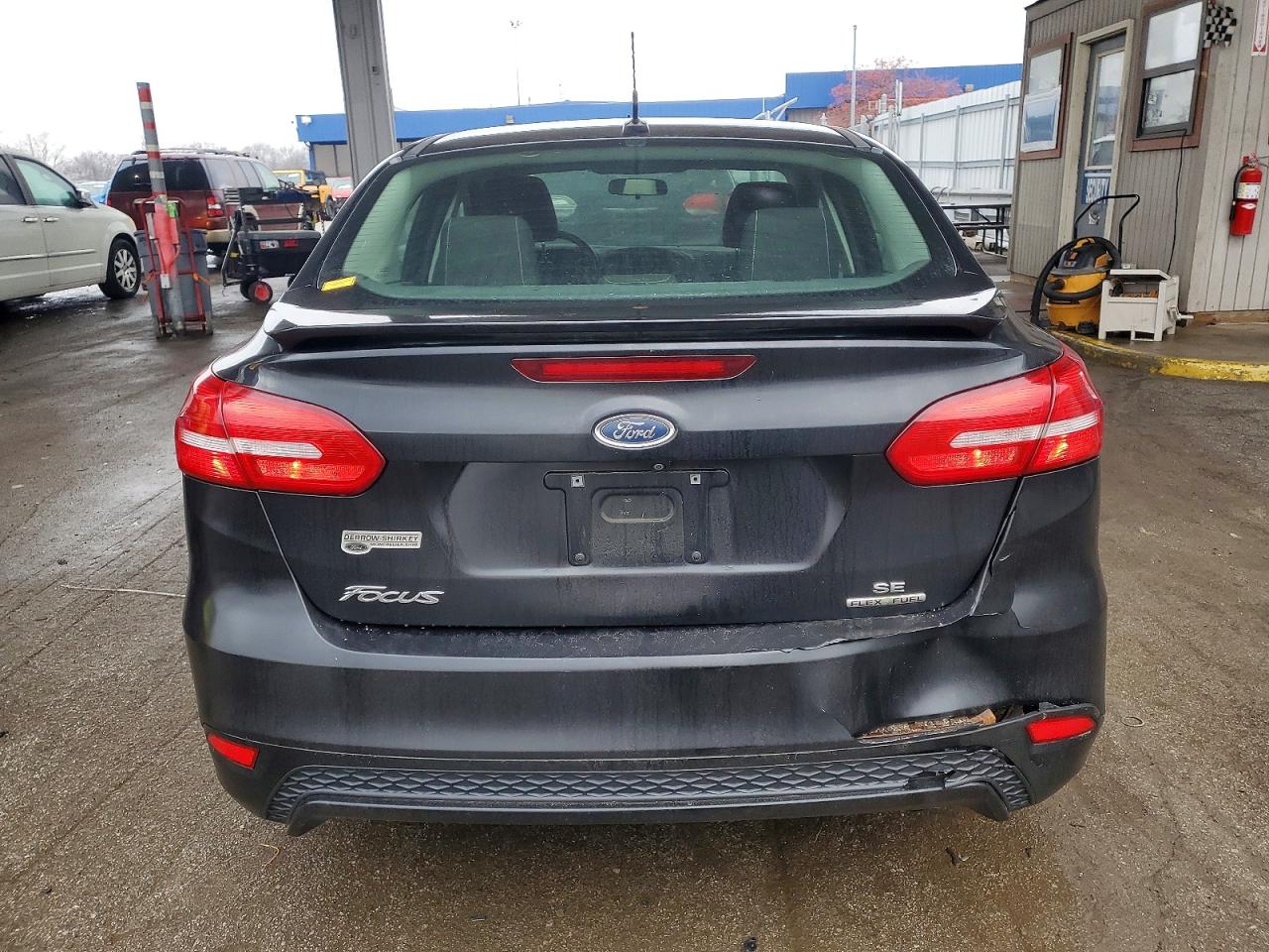 2015 FORD FOCUS SE photo 6