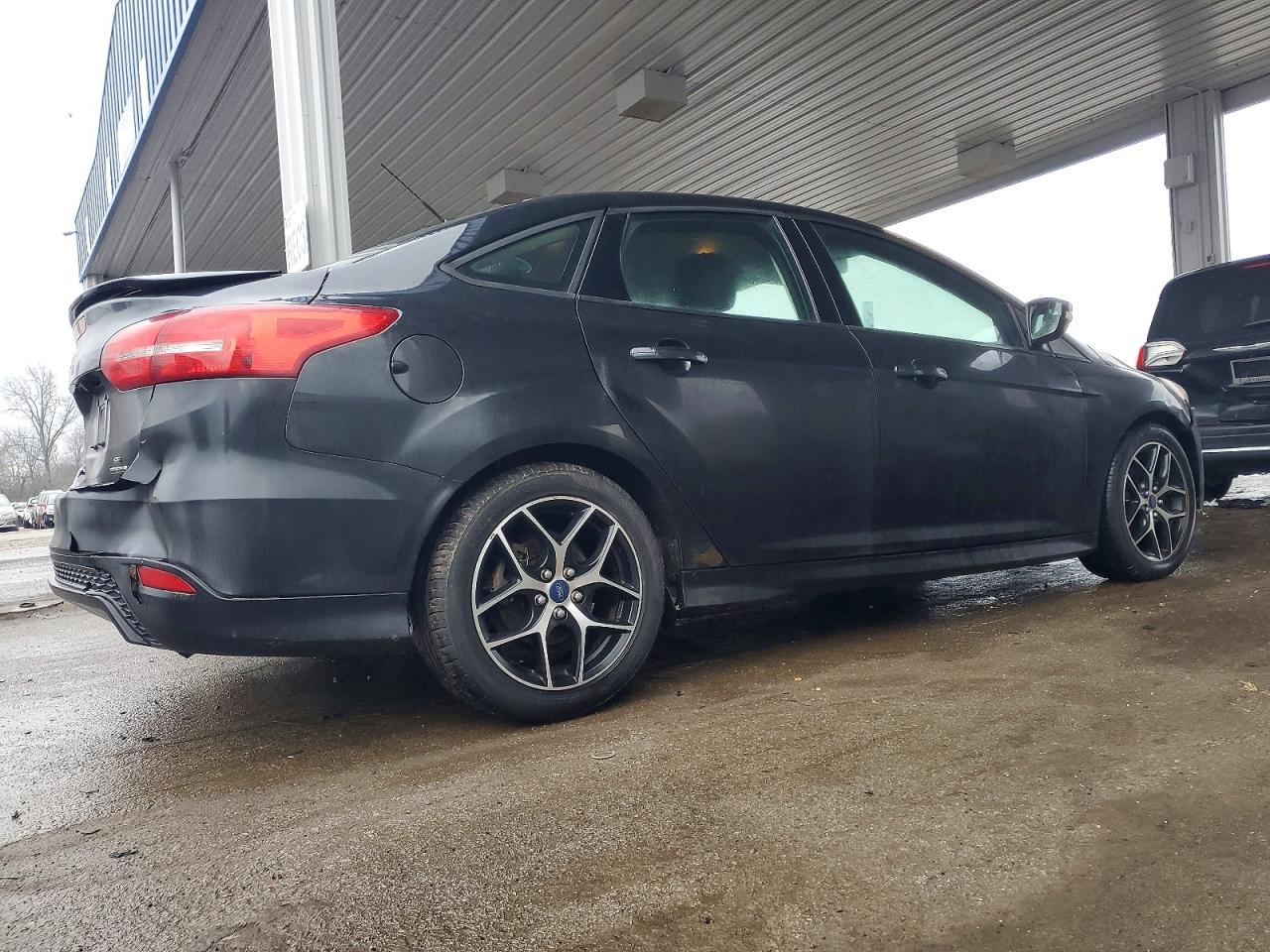 2015 FORD FOCUS SE photo 3
