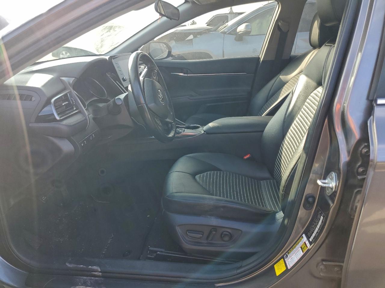 2021 TOYOTA CAMRY SE photo 7