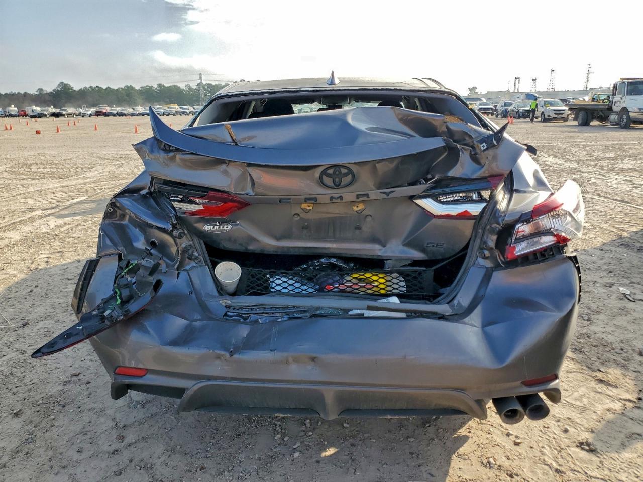 2021 TOYOTA CAMRY SE photo 6