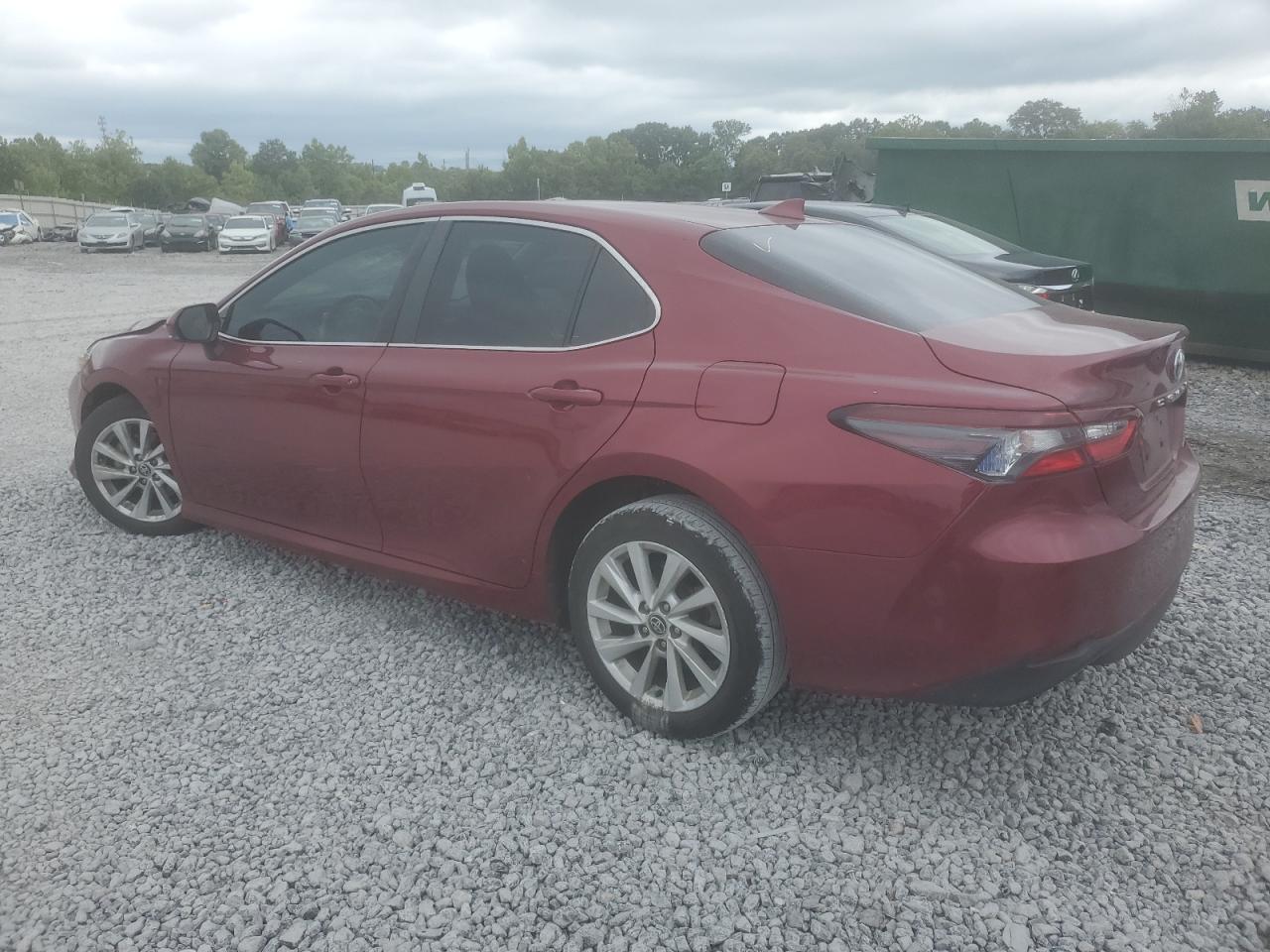 2022 TOYOTA CAMRY LE photo 2