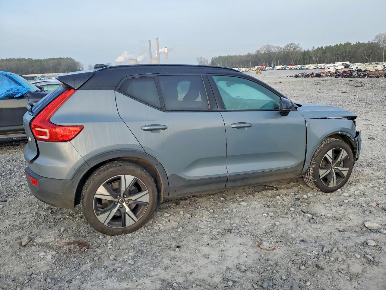 2021 VOLVO XC40 RECHARGE photo 3