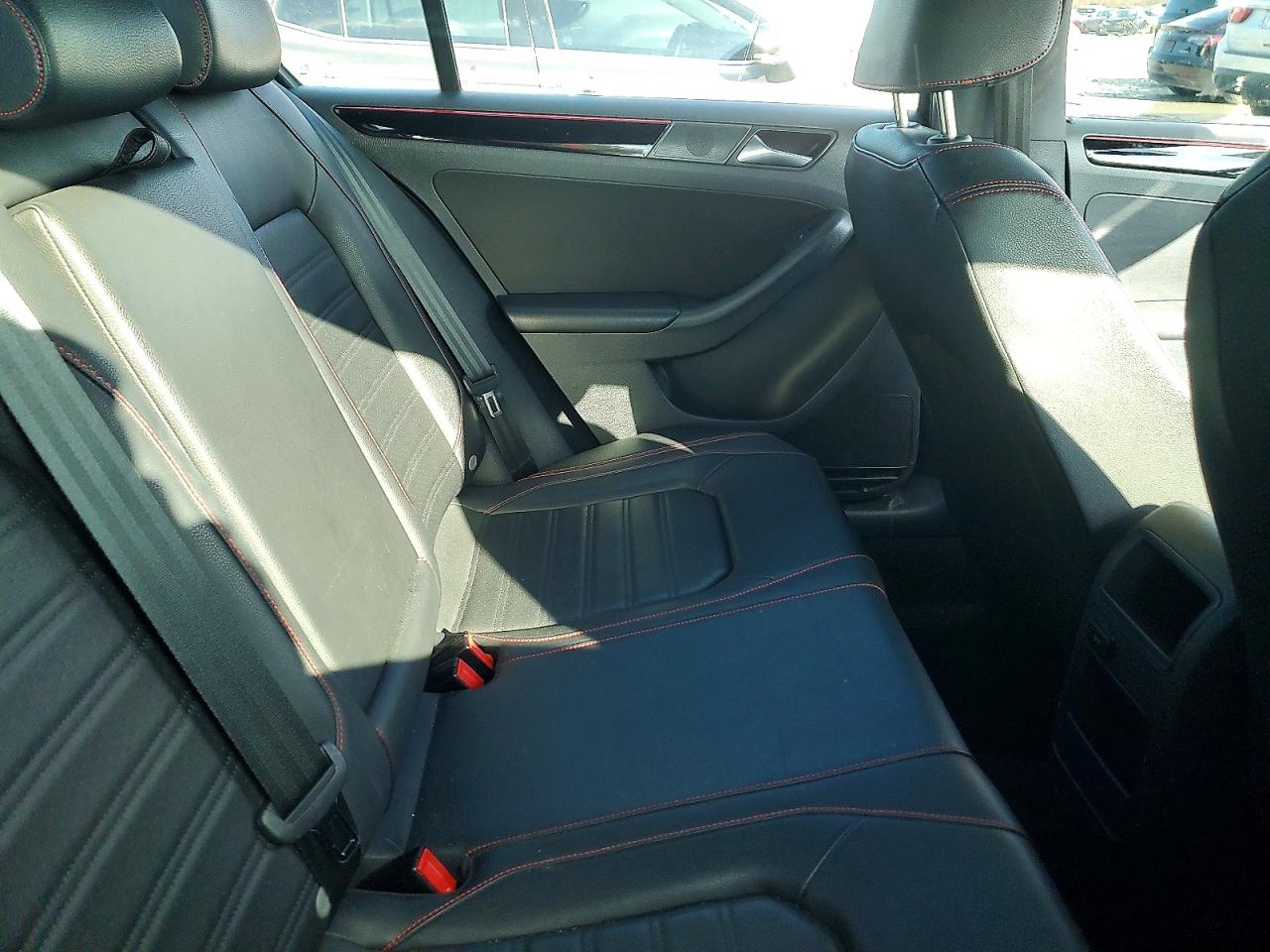 2016 VOLKSWAGEN JETTA GLI photo 10