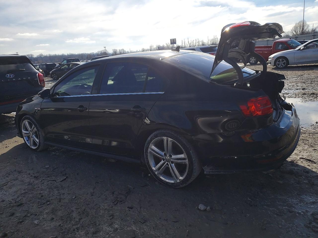 2016 VOLKSWAGEN JETTA GLI photo 2