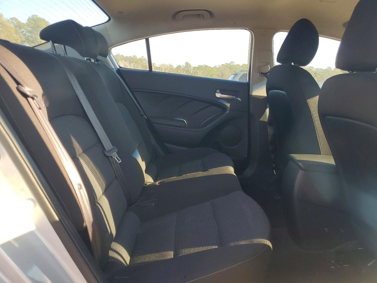 2017 KIA FORTE LX photo 10