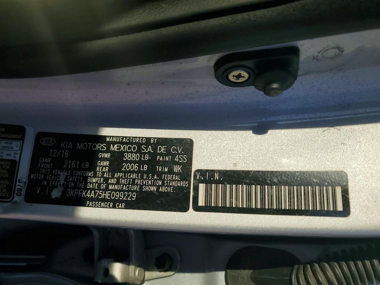 2017 KIA FORTE LX photo 12