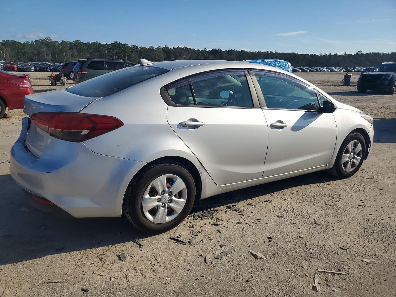 2017 KIA FORTE LX photo 3