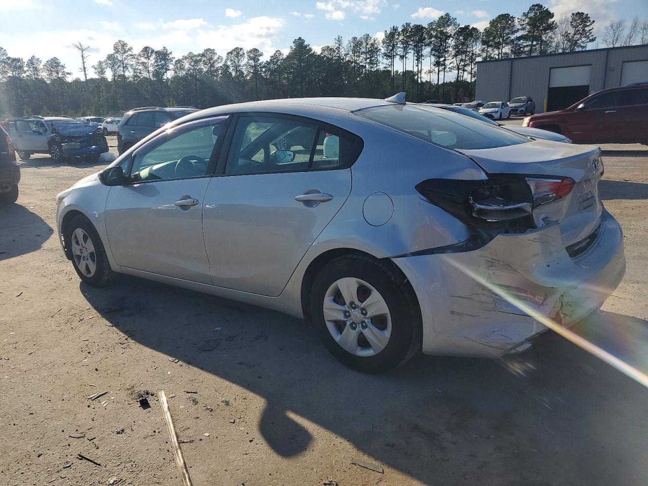 2017 KIA FORTE LX photo 2