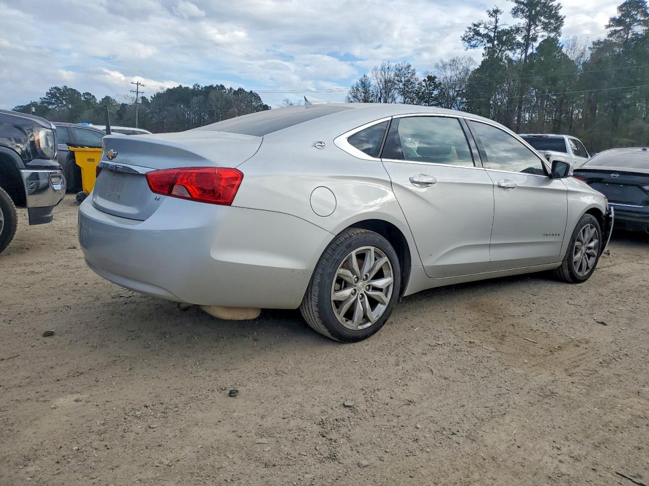 2018 CHEVROLET IMPALA LT photo 3