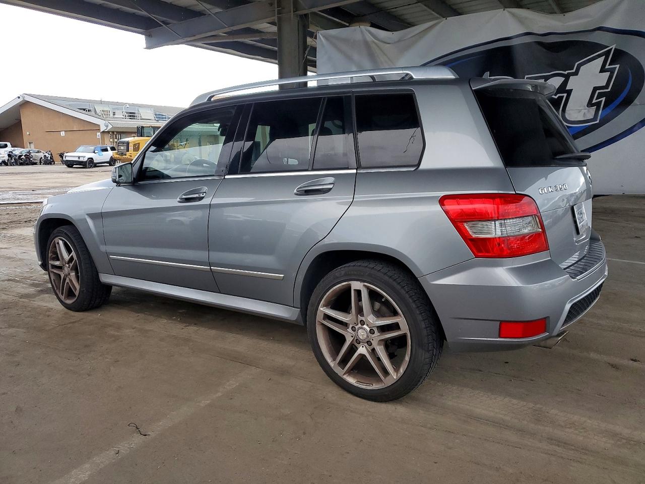2011 MERCEDES-BENZ GLK 350 4MATIC photo 2