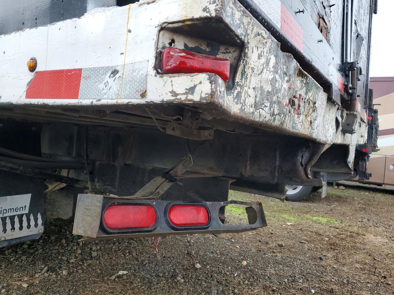 2006 ISUZU NPR photo 11
