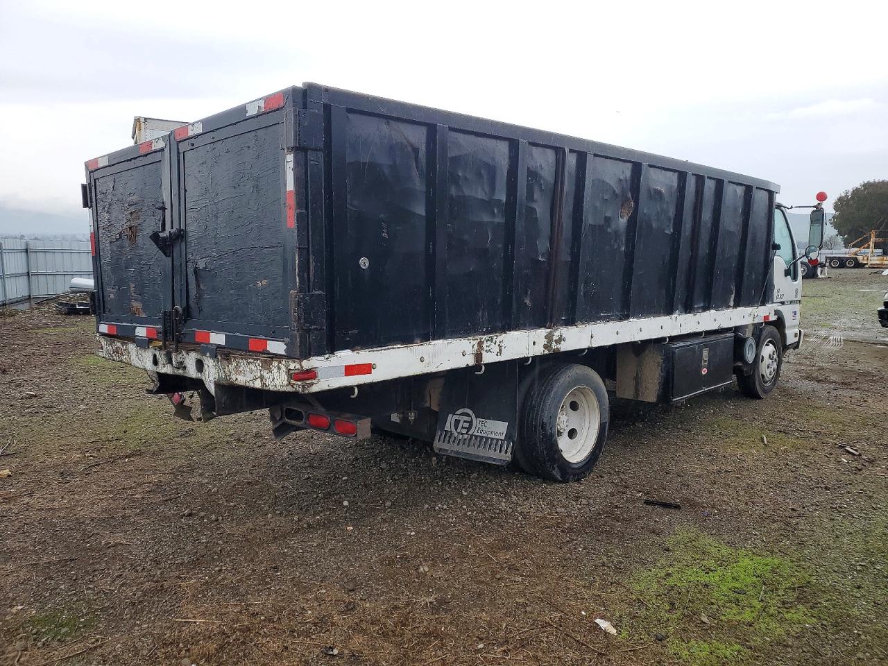 2006 ISUZU NPR photo 3