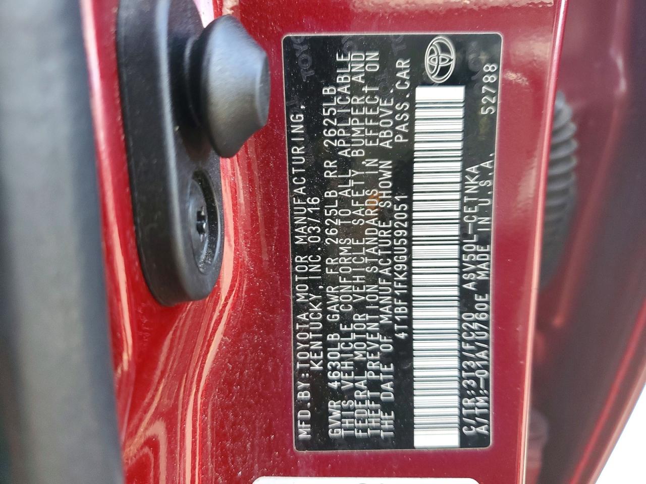 2016 TOYOTA CAMRY LE photo 12