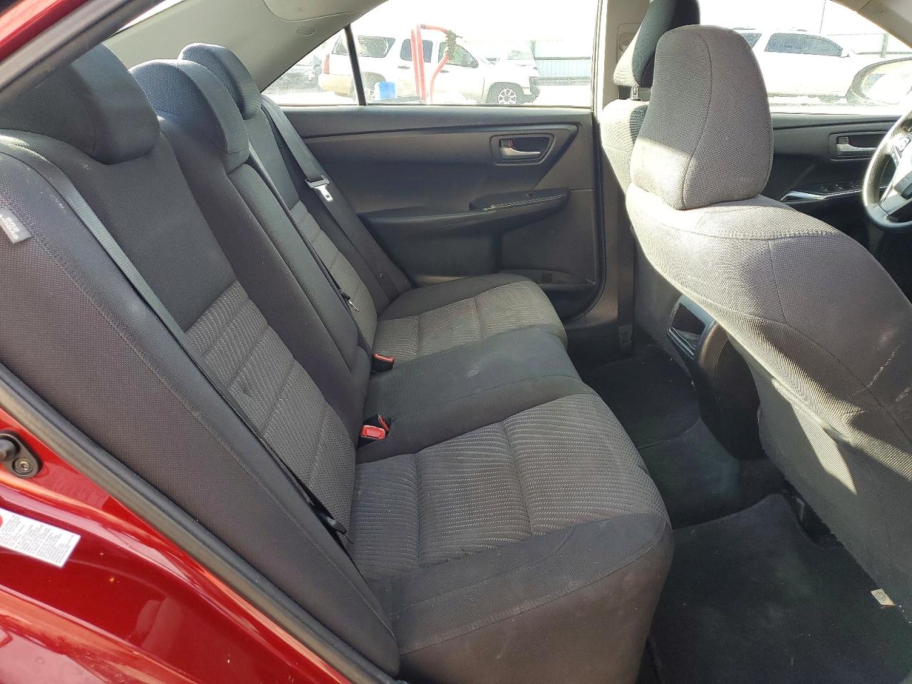 2016 TOYOTA CAMRY LE photo 10