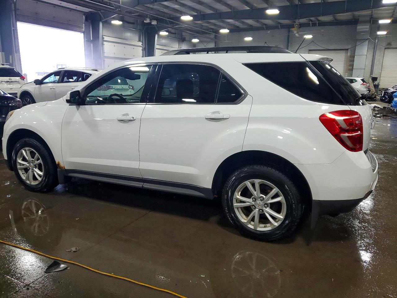 2016 CHEVROLET EQUINOX LT photo 2