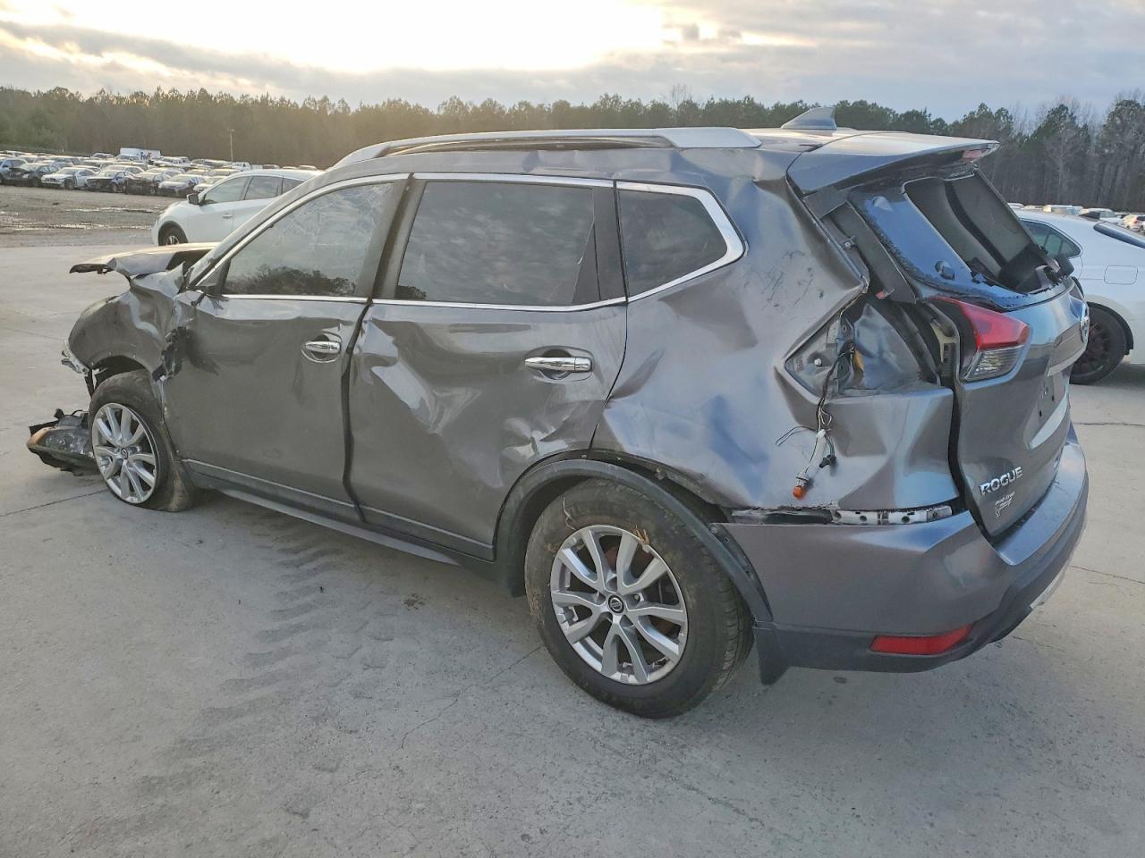 2019 NISSAN ROGUE S photo 2
