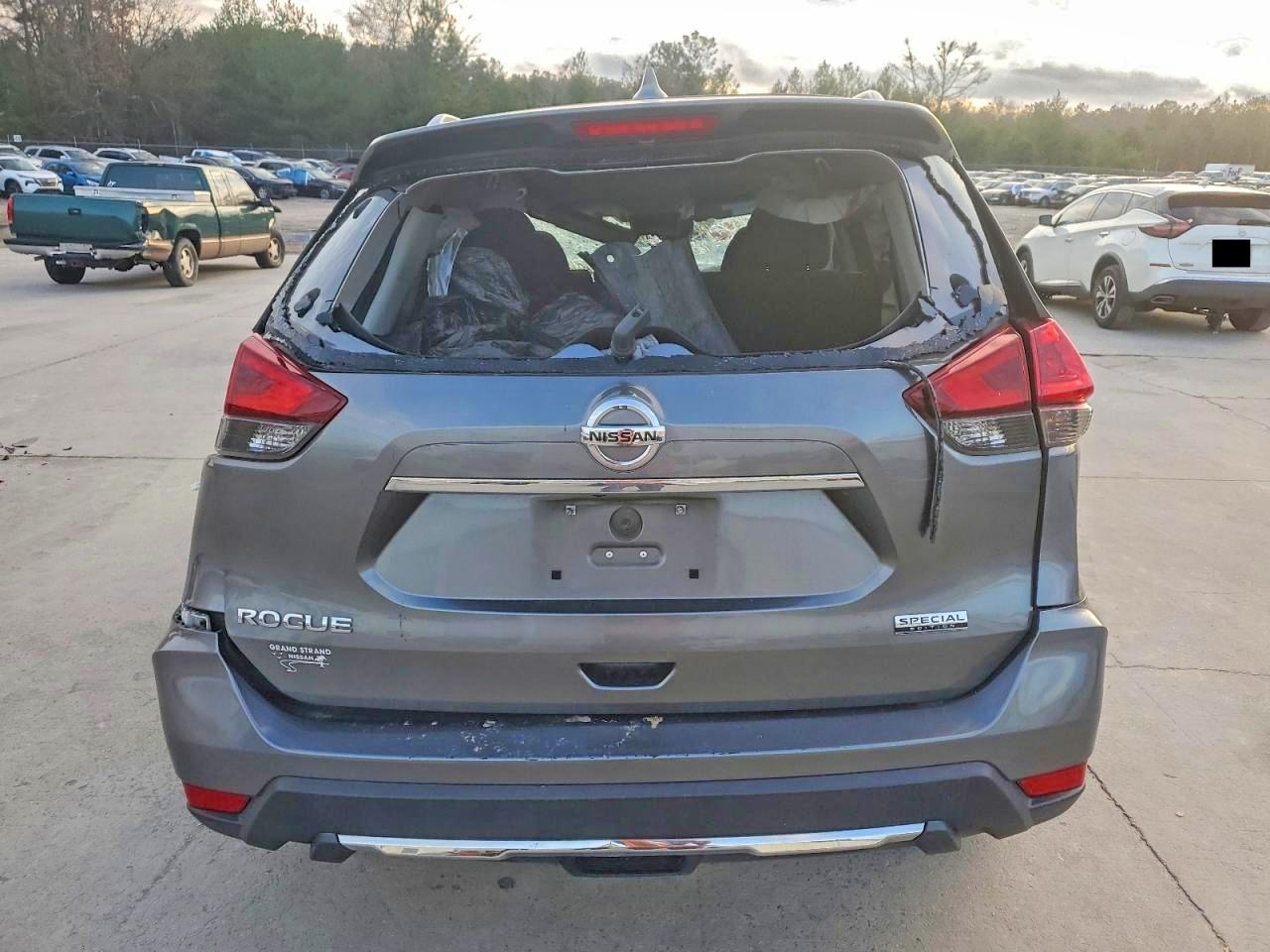 2019 NISSAN ROGUE S photo 6