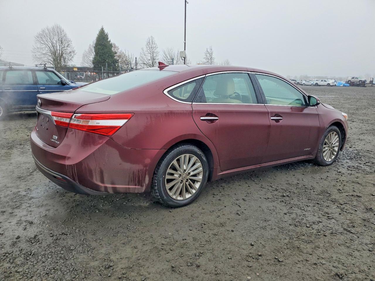 2013 TOYOTA AVALON HYBRID photo 3