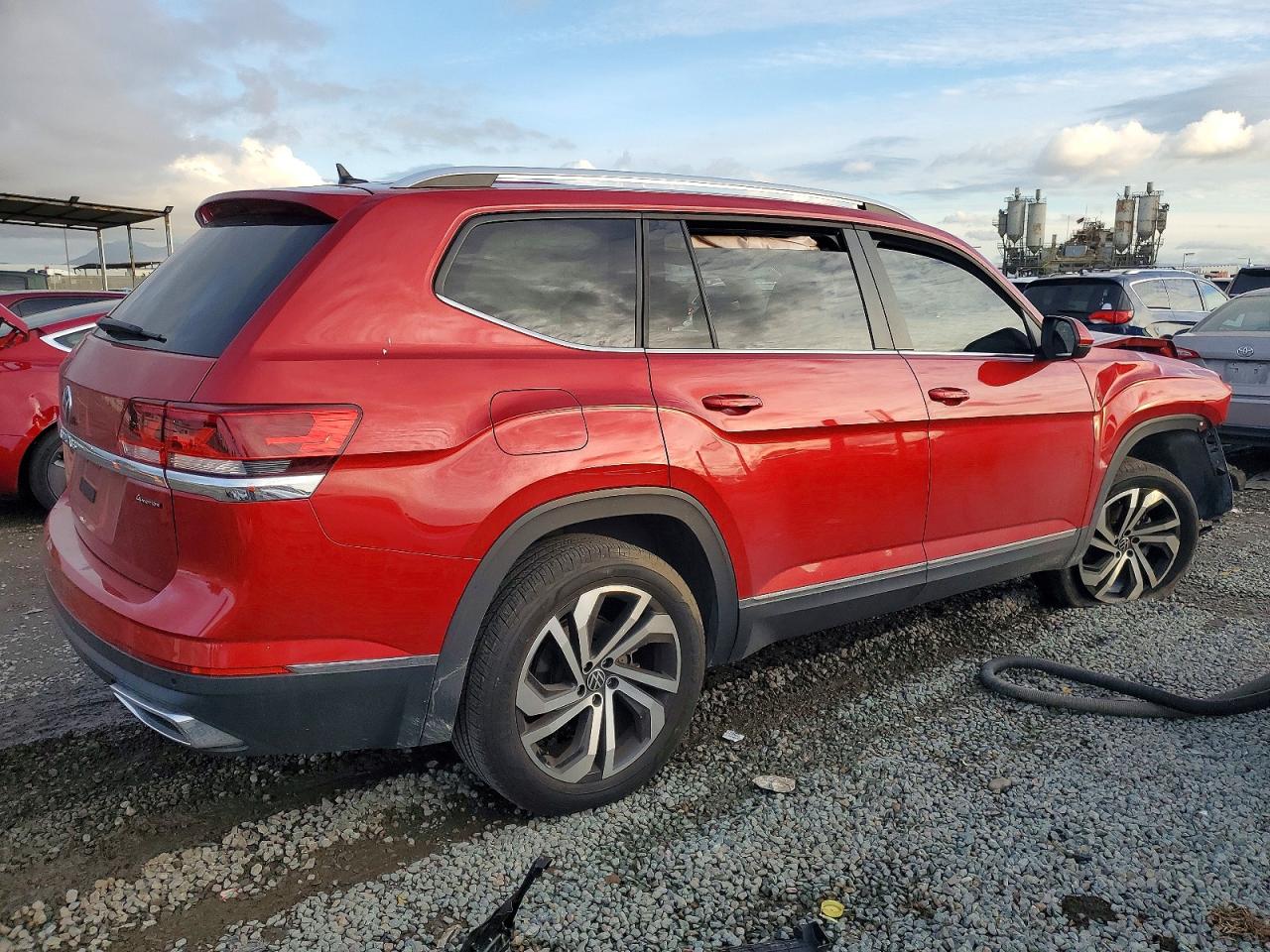 2023 VOLKSWAGEN ATLAS SEL photo 3
