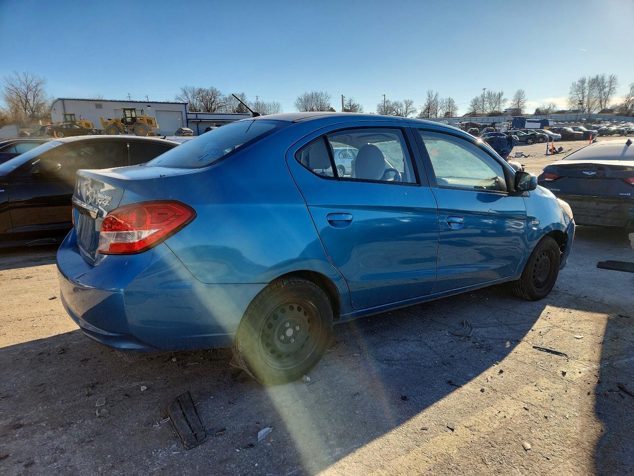 2017 MITSUBISHI MIRAGE G4 ES photo 3
