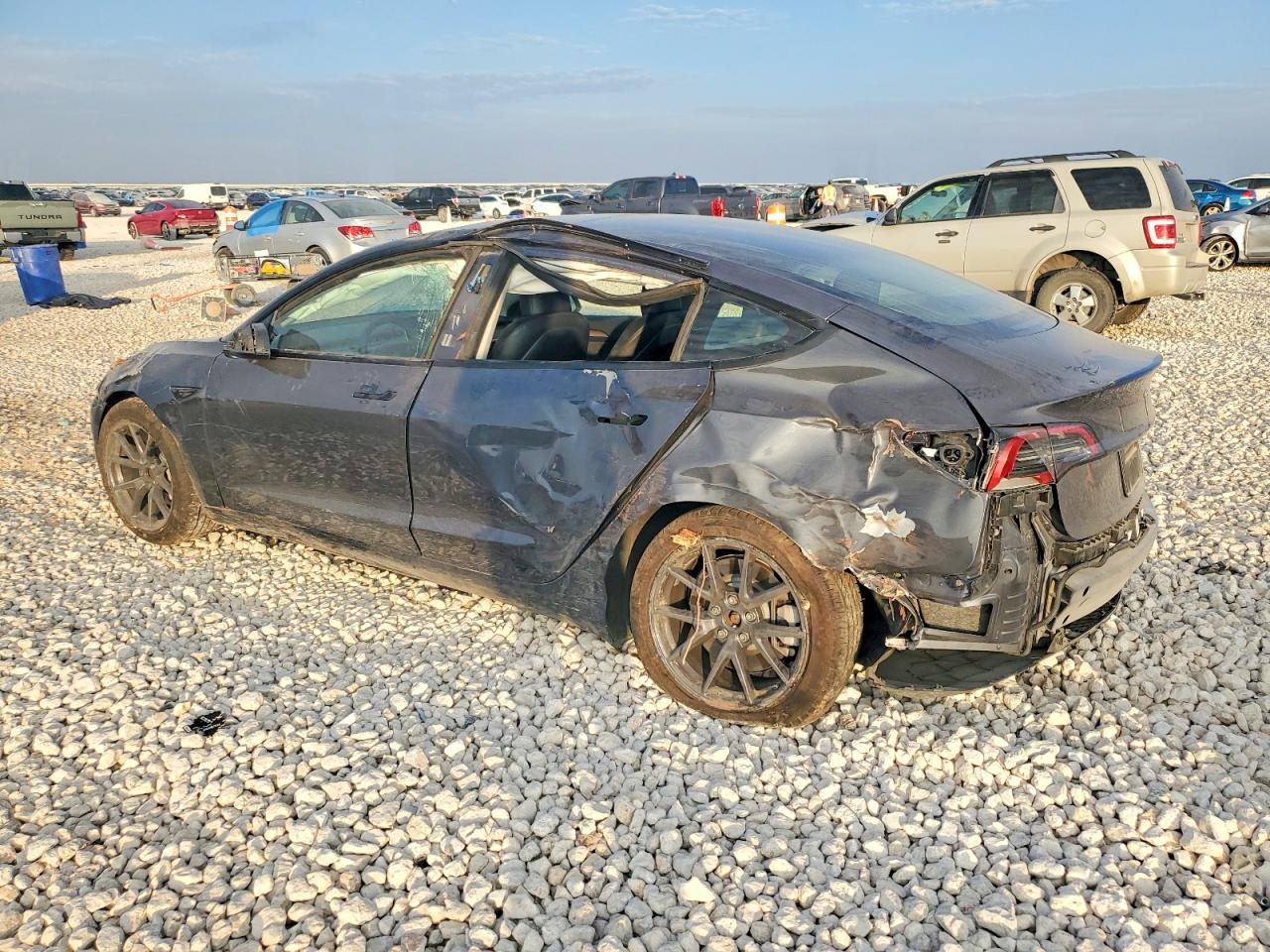 2023 TESLA MODEL 3 photo 2