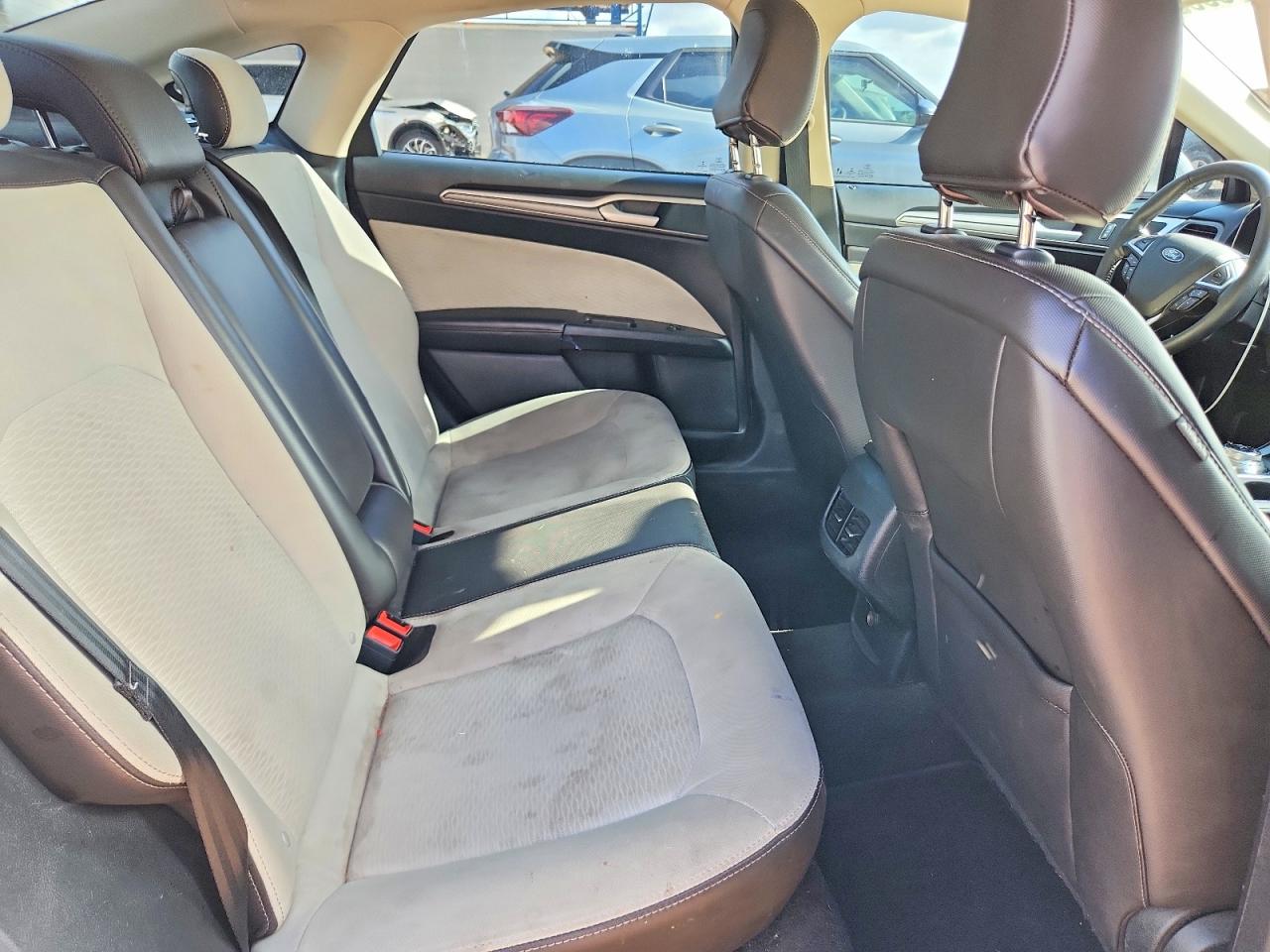 2020 FORD FUSION SE photo 10