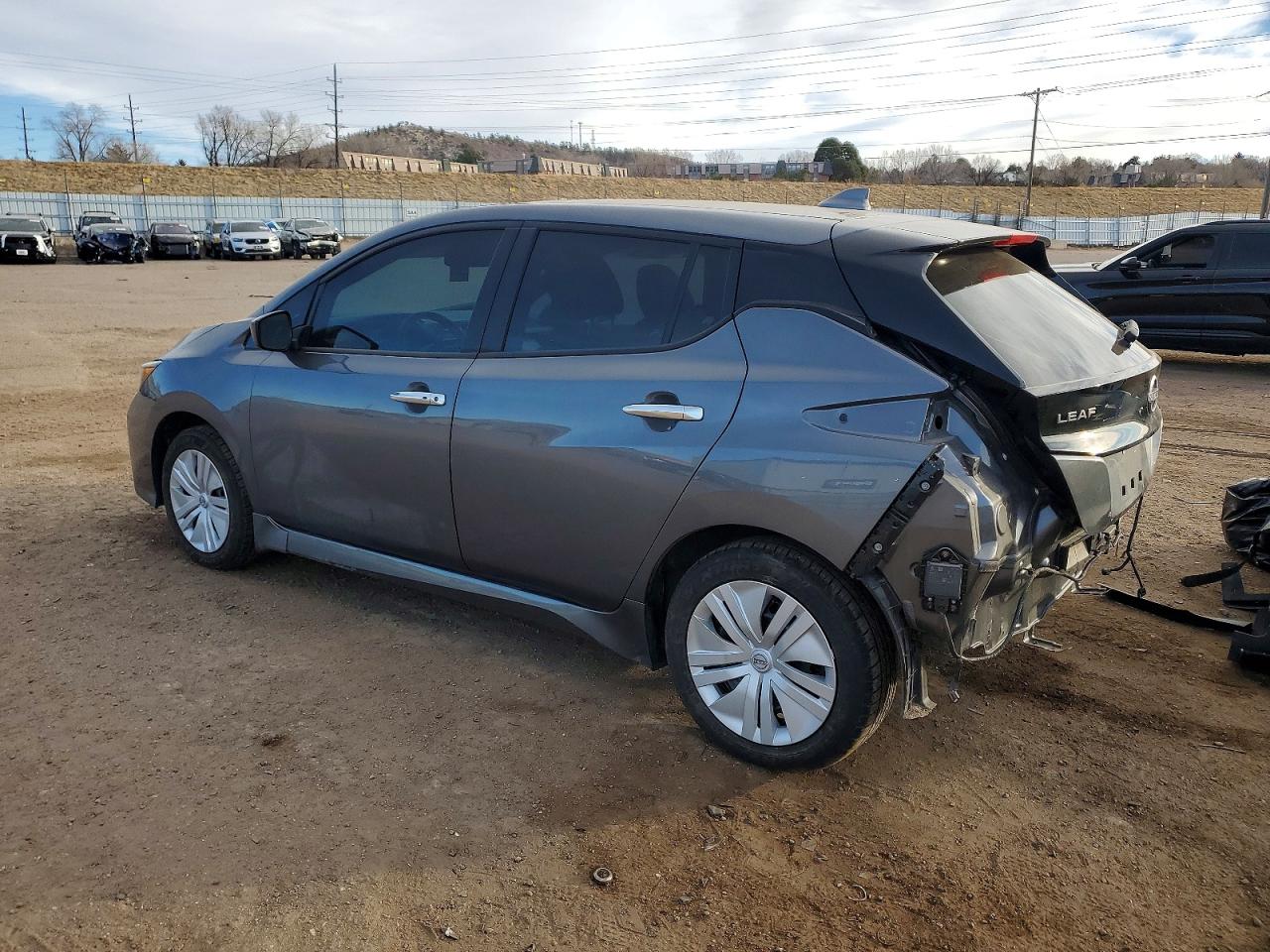 2025 NISSAN LEAF S photo 2