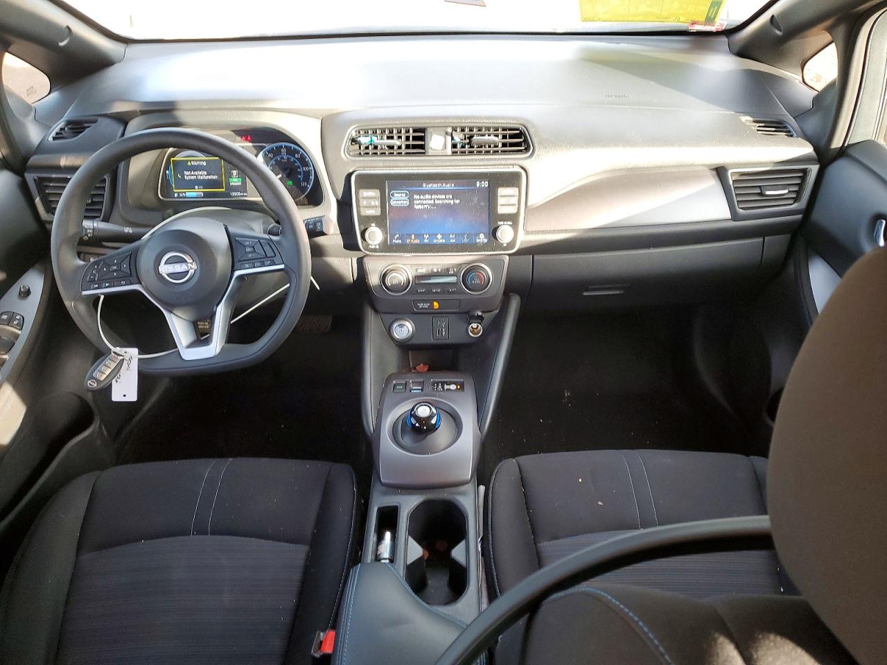 2025 NISSAN LEAF S photo 8