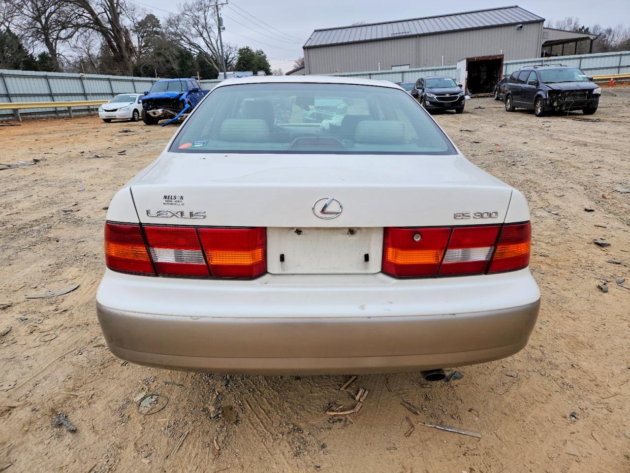 1999 LEXUS ES 300 photo 6