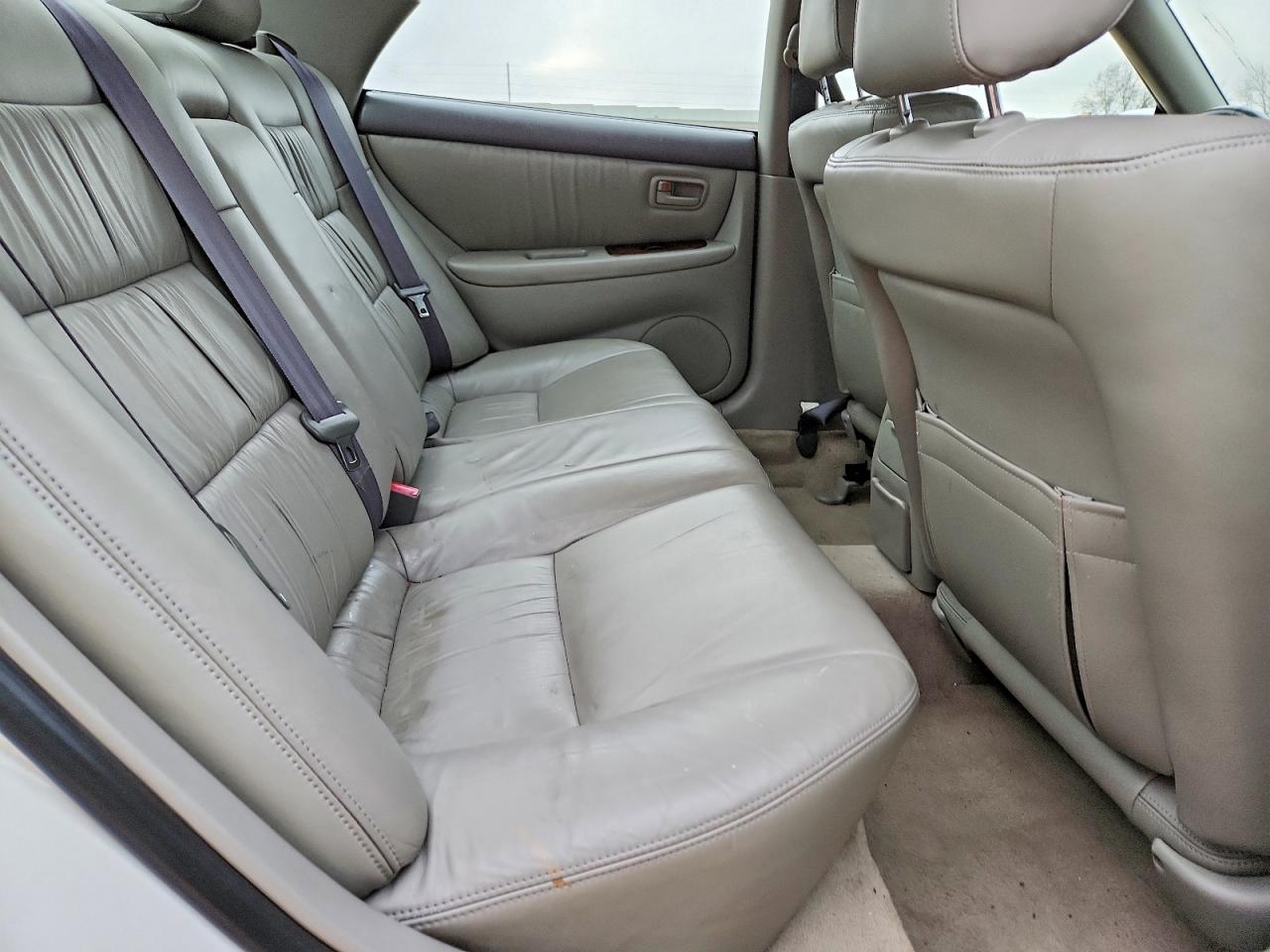 1999 LEXUS ES 300 photo 10