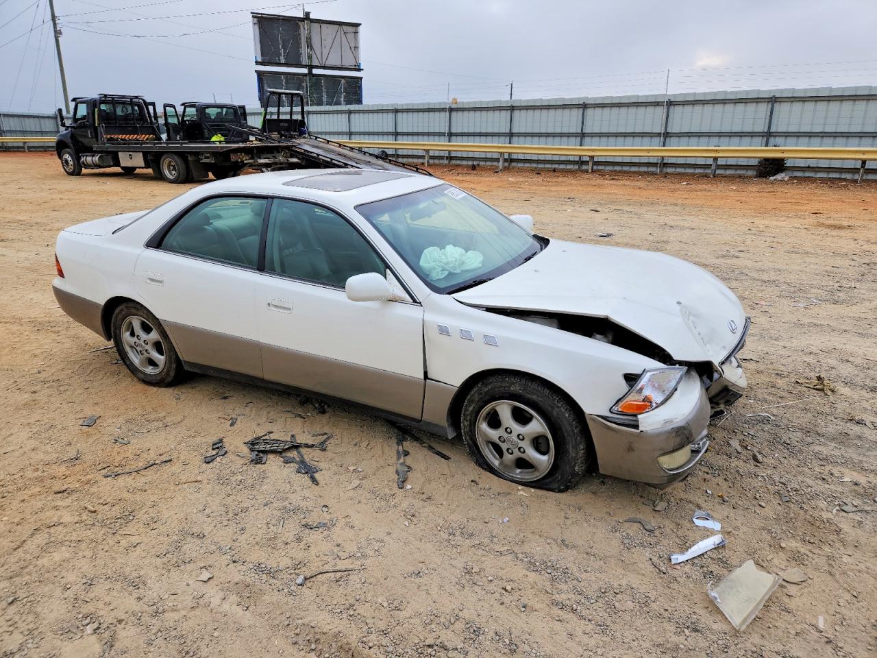 1999 LEXUS ES 300 photo 4