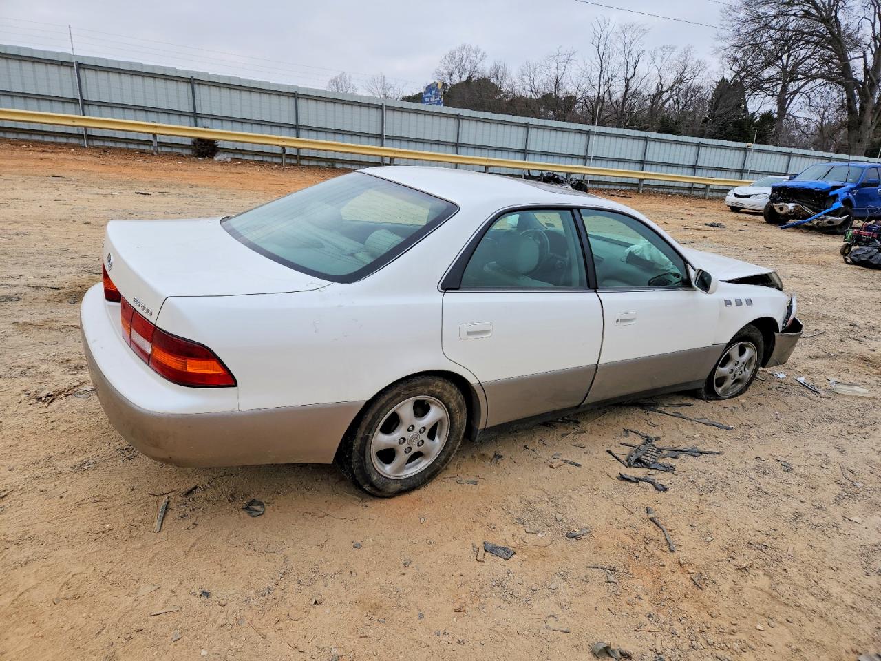 1999 LEXUS ES 300 photo 3