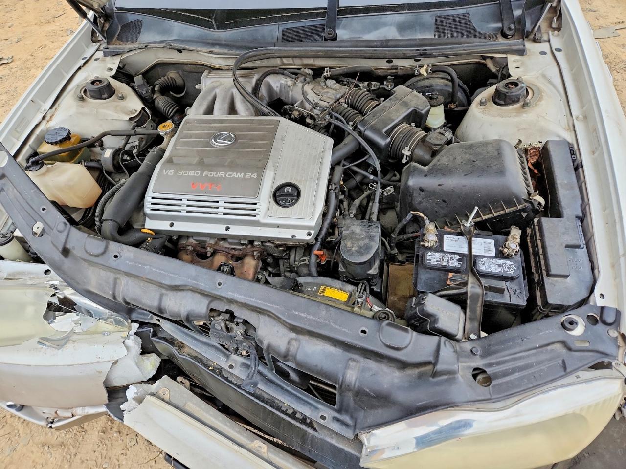 1999 LEXUS ES 300 photo 11