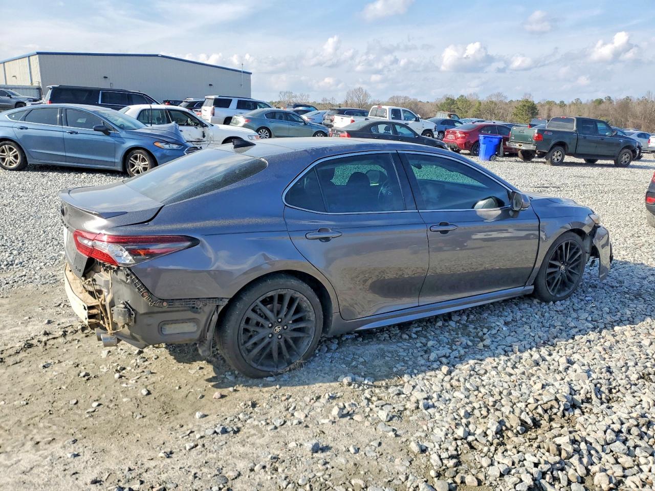 2021 TOYOTA CAMRY XSE photo 3