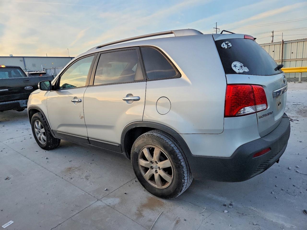 2013 KIA SORENTO LX photo 2