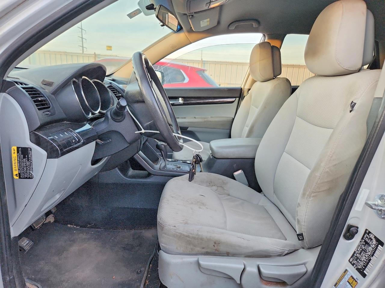 2013 KIA SORENTO LX photo 7