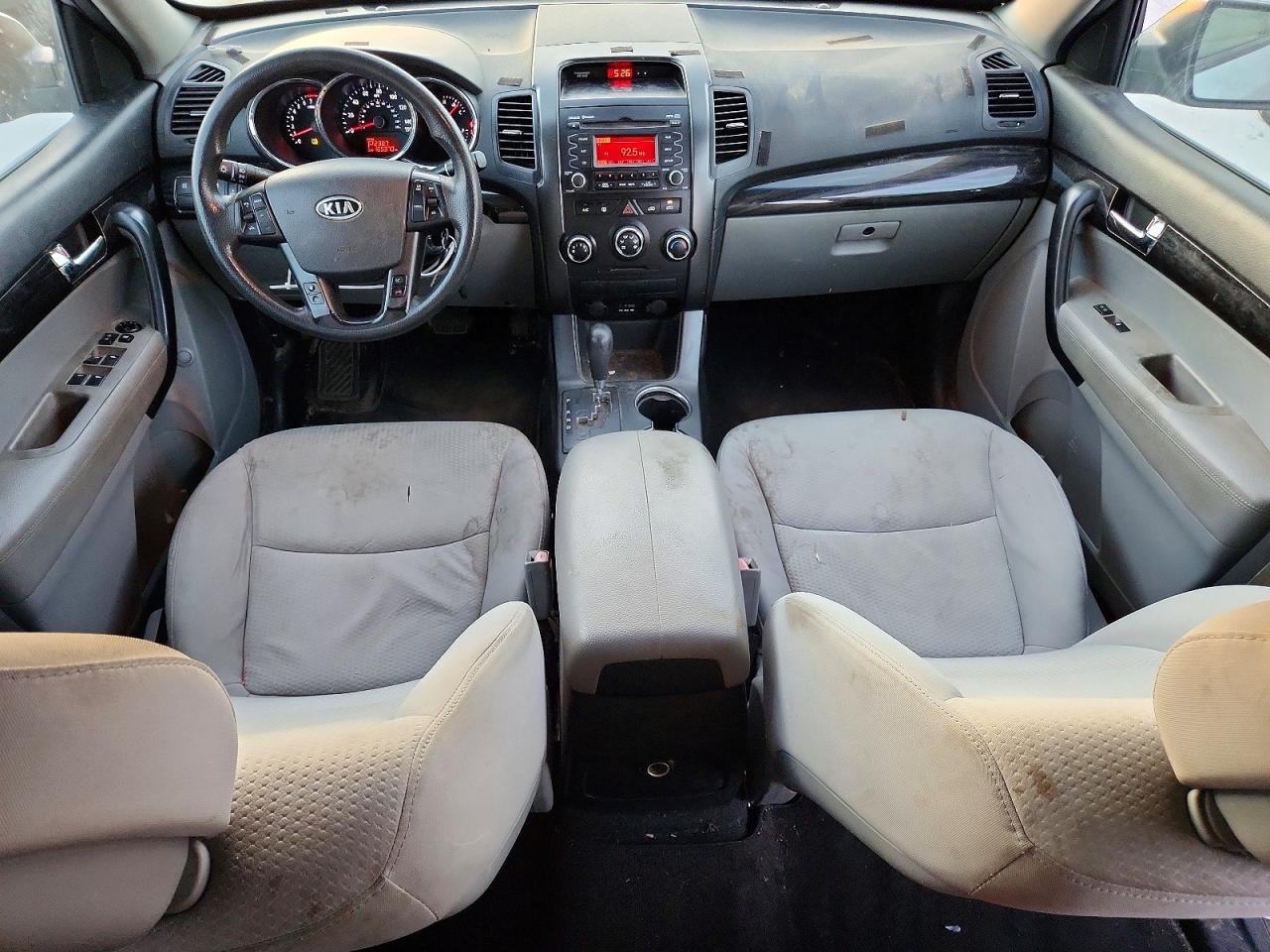 2013 KIA SORENTO LX photo 8