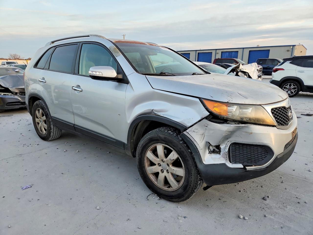 2013 KIA SORENTO LX photo 4