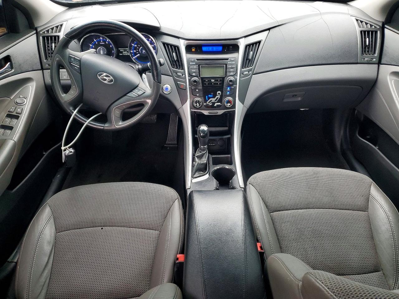 2013 HYUNDAI SONATA SE photo 8
