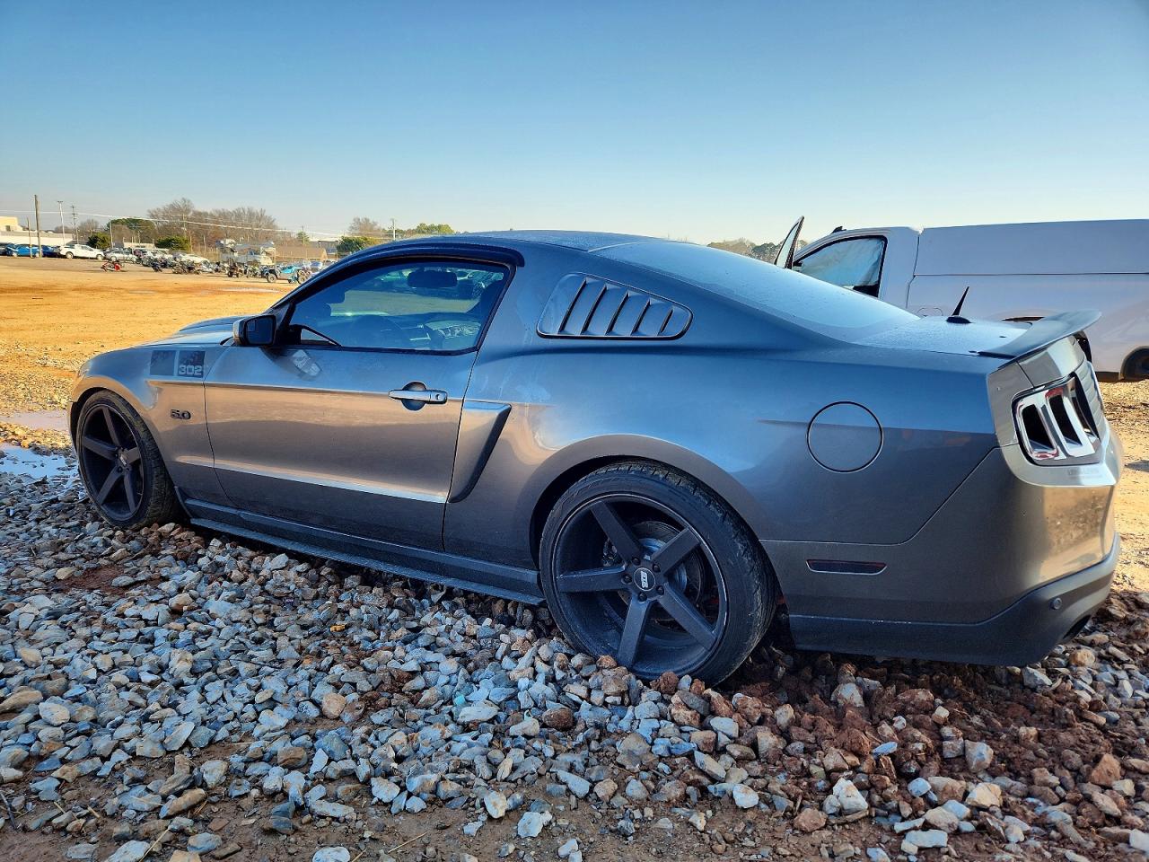 2012 FORD MUSTANG photo 2