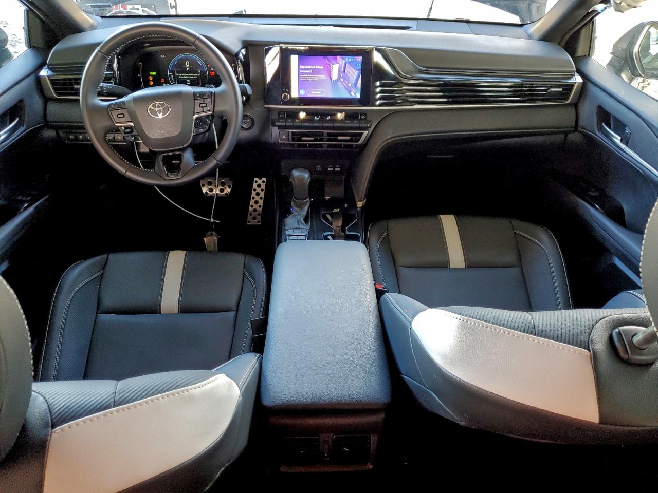 2025 TOYOTA CAMRY XSE photo 8