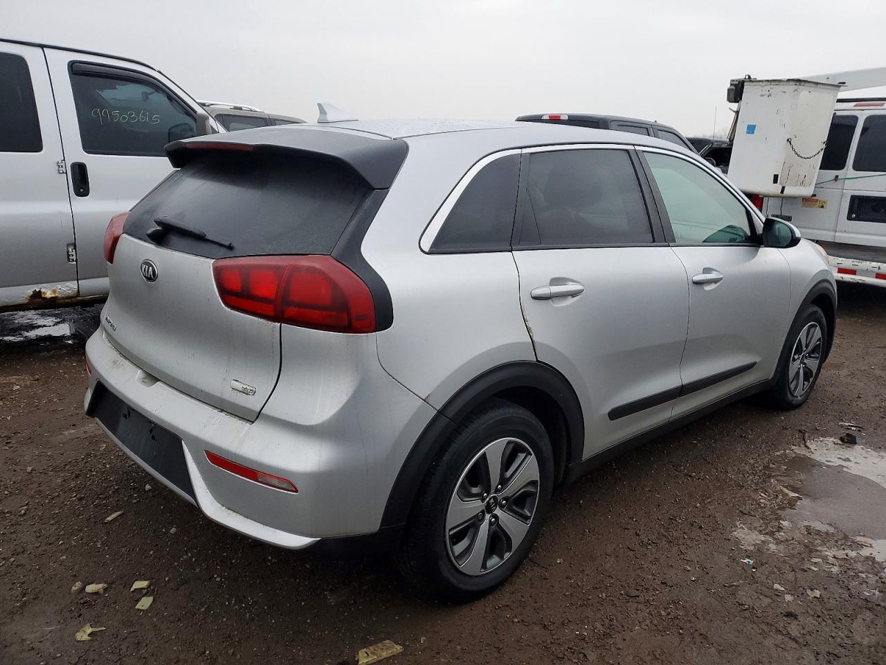 2017 KIA NIRO FE photo 3